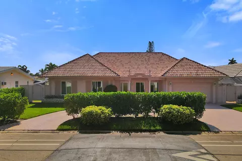 5530 Bayview Dr, Fort Lauderdale, FL 33308