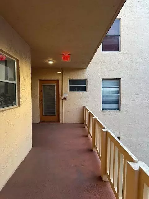 8390 Lagos De Campo Blvd #209, Tamarac, FL 33321
