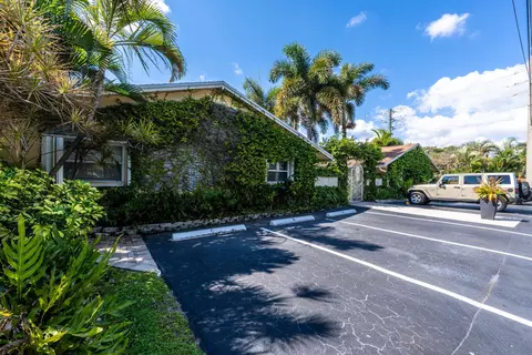 1200 NE 17th Ct #1, Fort Lauderdale, FL 33305