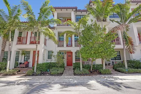 11621 SW 13th Ct, Pembroke Pines, FL 33025