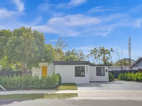 3661 NE 8th Ave, Oakland Park, FL 33334