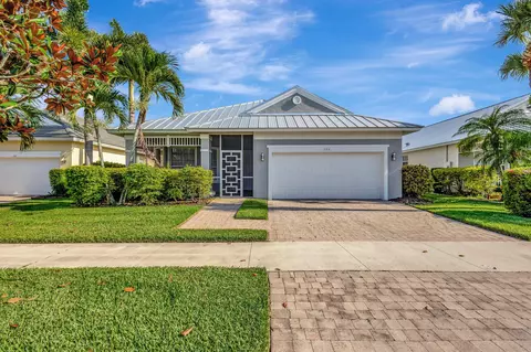 154 NW Swann Mill Cir, Port Saint Lucie, FL 34986