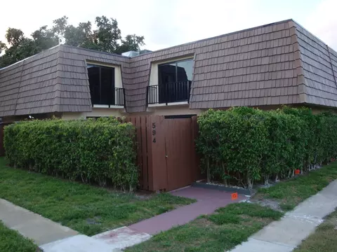 594 Springdale Cir #59-D, Palm Springs, FL 33461