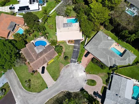 8619 NW 26th Ct, Coral Springs, FL 33065