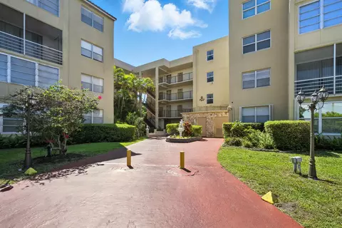 2801 Somerset Dr #101, Lauderdale Lakes, FL 33311