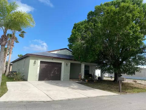 2 Kassaba Ln, Port Saint Lucie, FL 34952