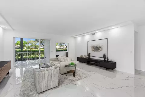 5082 Lake Catalina Dr #A, Boca Raton, FL 33496