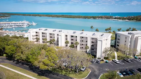 300 Intracoastal Pl #404, Jupiter, FL 33469