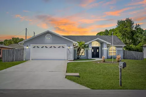 471 SE Ron Rico Ter, Port Saint Lucie, FL 34983