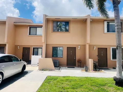 139 Sparrow Dr #2C, Royal Palm Beach, FL 33411