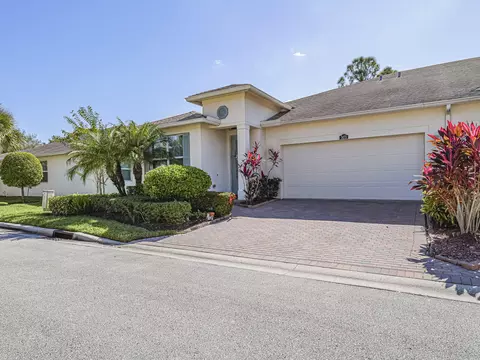 7473 White Oak Ln, Vero Beach, FL 32966