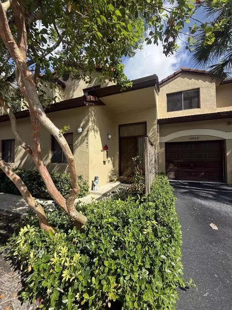 10547 NW 10th St #C-128, Plantation, FL 33322