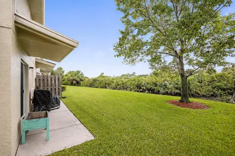Exterior - 5373 SE Jennings Ln, Stuart, FL 34997 photo 4 of 6