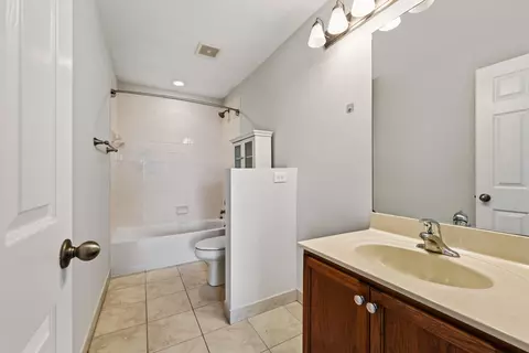 Bath - 5373 SE Jennings Ln, Stuart, FL 34997 photo 2 of 3