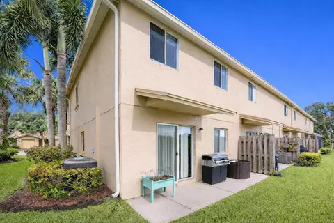 Exterior - 5373 SE Jennings Ln, Stuart, FL 34997 photo 3 of 6