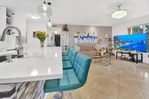 1232 Club Dr W #D, Delray Beach, FL 33445