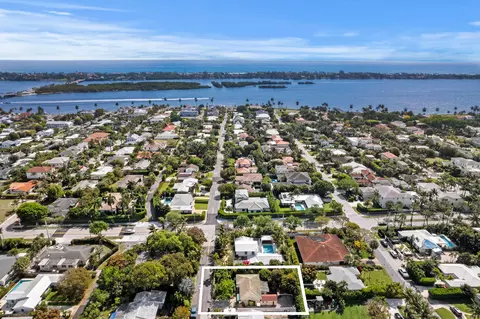 310 Russlyn Dr, West Palm Beach, FL 33405
