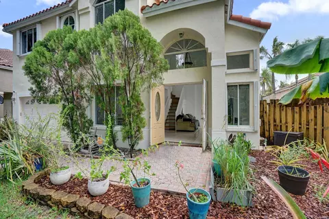 11230 Reveille Rd, Hollywood, FL 33026