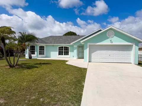 2332 SE Berkshire Blvd, Port Saint Lucie, FL 34952