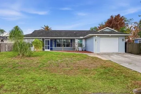 331 NW Dearman St, Port Saint Lucie, FL 34983