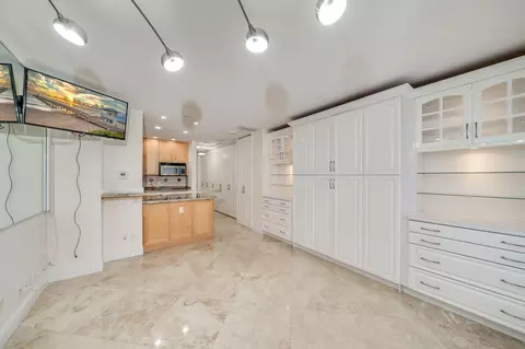 405 N Ocean Blvd #122, Pompano Beach, FL 33062