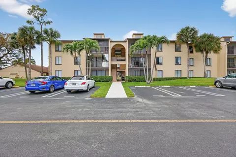 624 Sea Pine Way #B3, Greenacres, FL 33415