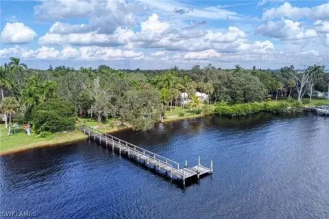 67 W North Shore Ave, North Fort Myers, FL 33903