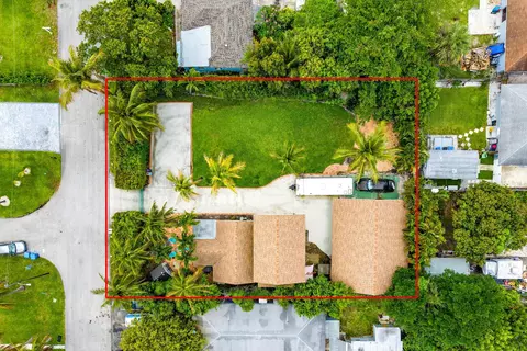 613 N 5th St, Lantana, FL 33462