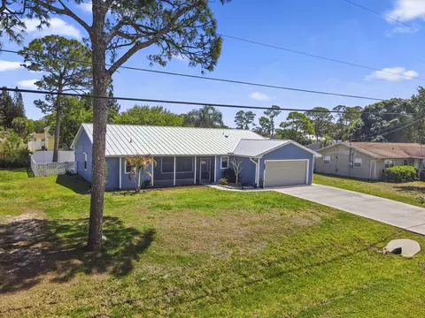 5900 Birch Dr, Fort Pierce, FL 34982