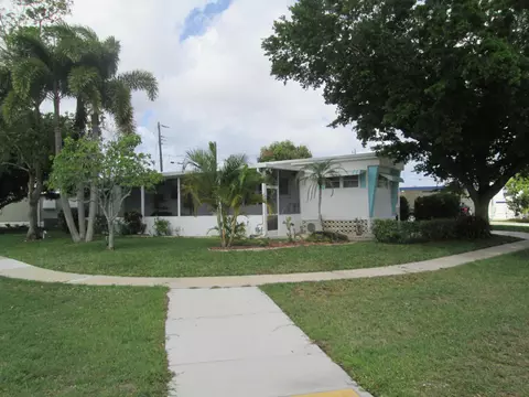4261 Meadow View Dr, Boynton Beach, FL 33436