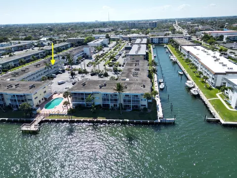 100 Doolen Ct #313, North Palm Beach, FL 33408