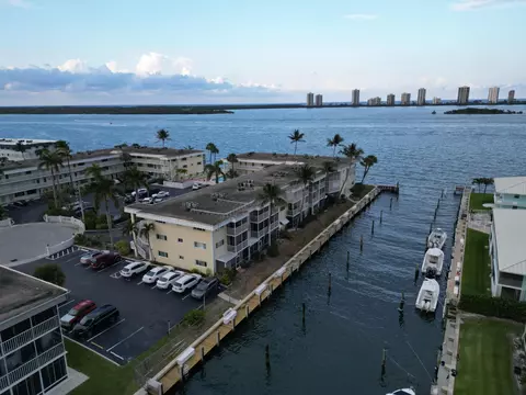 100 Doolen Ct #313, North Palm Beach, FL 33408