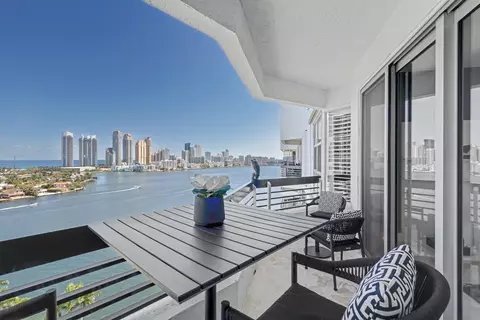 3600 Mystic Pointe Dr #1916, Aventura, FL 33180