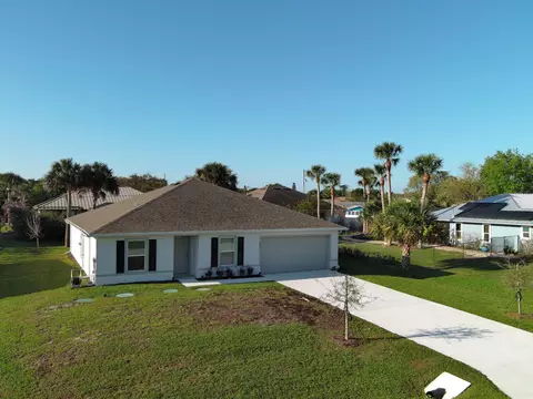 450 Kendall Ave, Sebastian, FL 32958