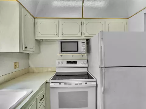 Kitchen - 5 Markham A #A, Deerfield Beach, FL 33442 photo 2 of 2