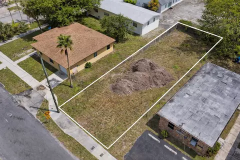 438 NW 13th Ave, Fort Lauderdale, FL 33311