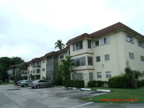 4045 NW 16th St #205, Lauderhill, FL 33313