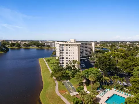 3095 N Course Dr #712, Pompano Beach, FL 33069