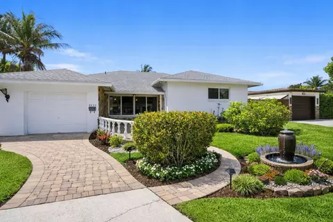 4490 NW 43rd St, Lauderdale Lakes, FL 33319