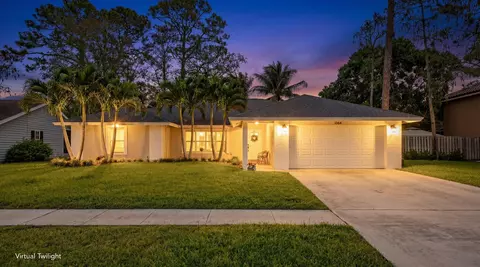1064 Raintree Ln, Wellington, FL 33414