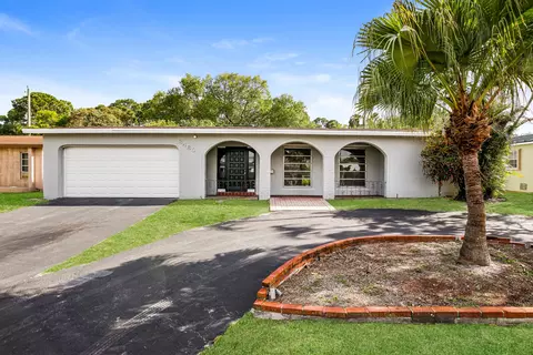 8460 Southampton Dr, Miramar, FL 33025