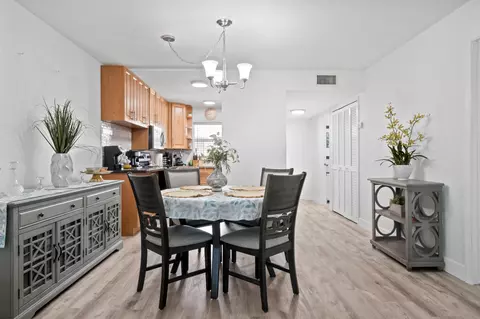 9350 Sunrise Lakes Blvd #205, Sunrise, FL 33322