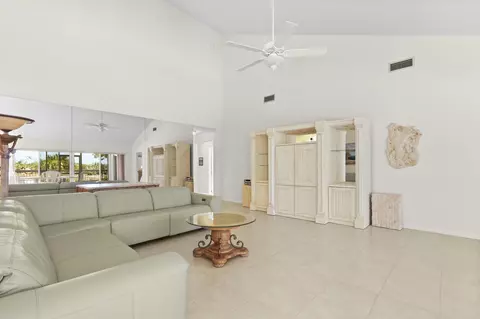 327 Ridge Rd, Jupiter, FL 33477 photo 5