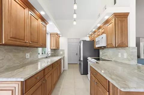 327 Ridge Rd, Jupiter, FL 33477 photo 13