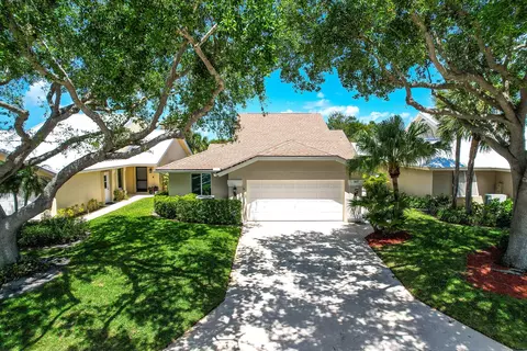 327 Ridge Rd, Jupiter, FL 33477