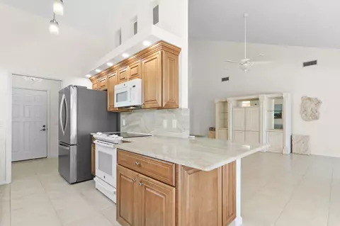 327 Ridge Rd, Jupiter, FL 33477 photo 10