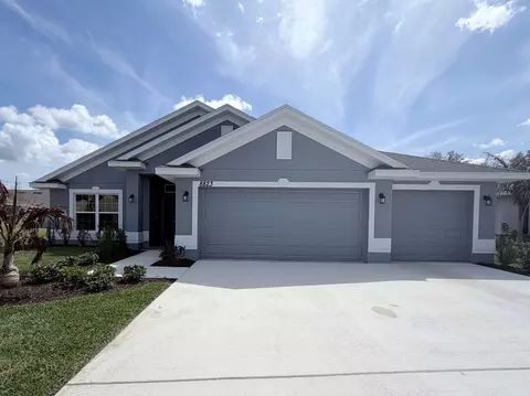 8823 Waterstone Blvd, Fort Pierce, FL 34951
