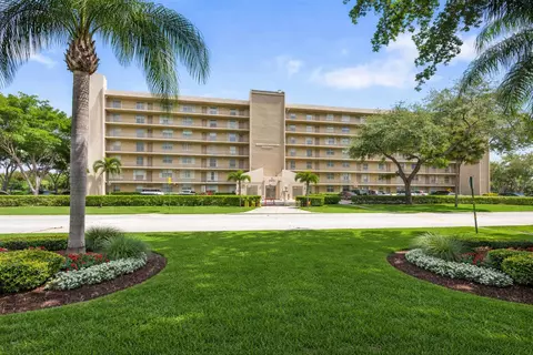4570 NW 18th Ave #604, Pompano Beach, FL 33064