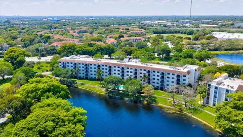 2105 Lavers Cir #212, Delray Beach, FL 33444
