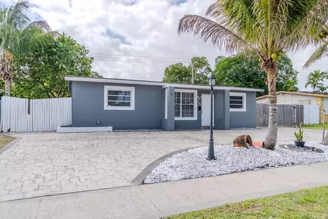 320 N 69th Way, Hollywood, FL 33024